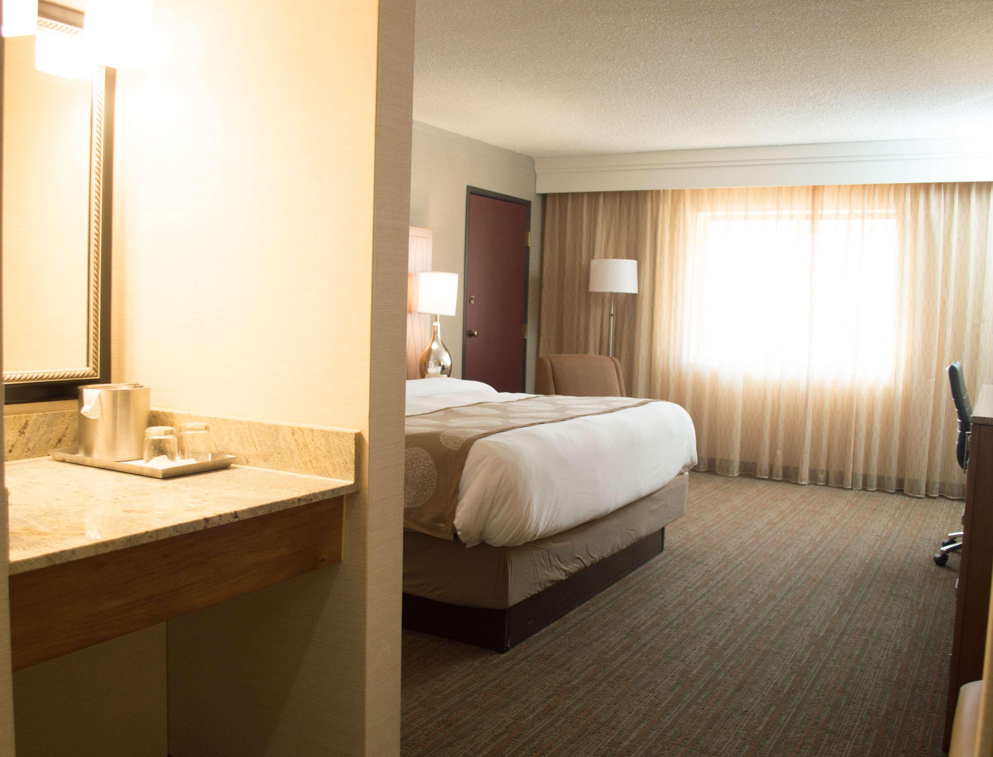 Radisson Hotel Detroit-Фармінґтон-Гіллс Екстер'єр фото