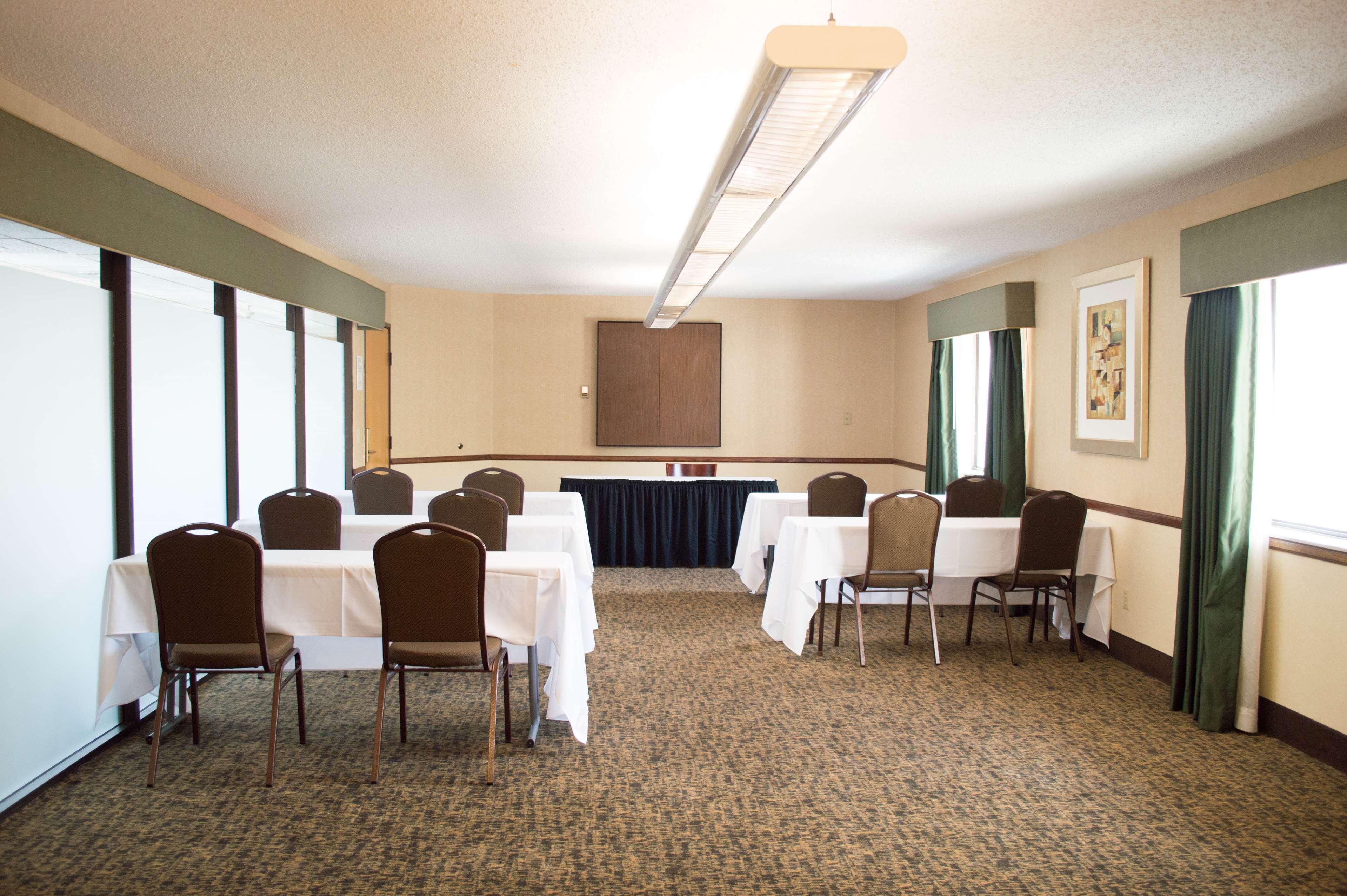 Radisson Hotel Detroit-Фармінґтон-Гіллс Екстер'єр фото
