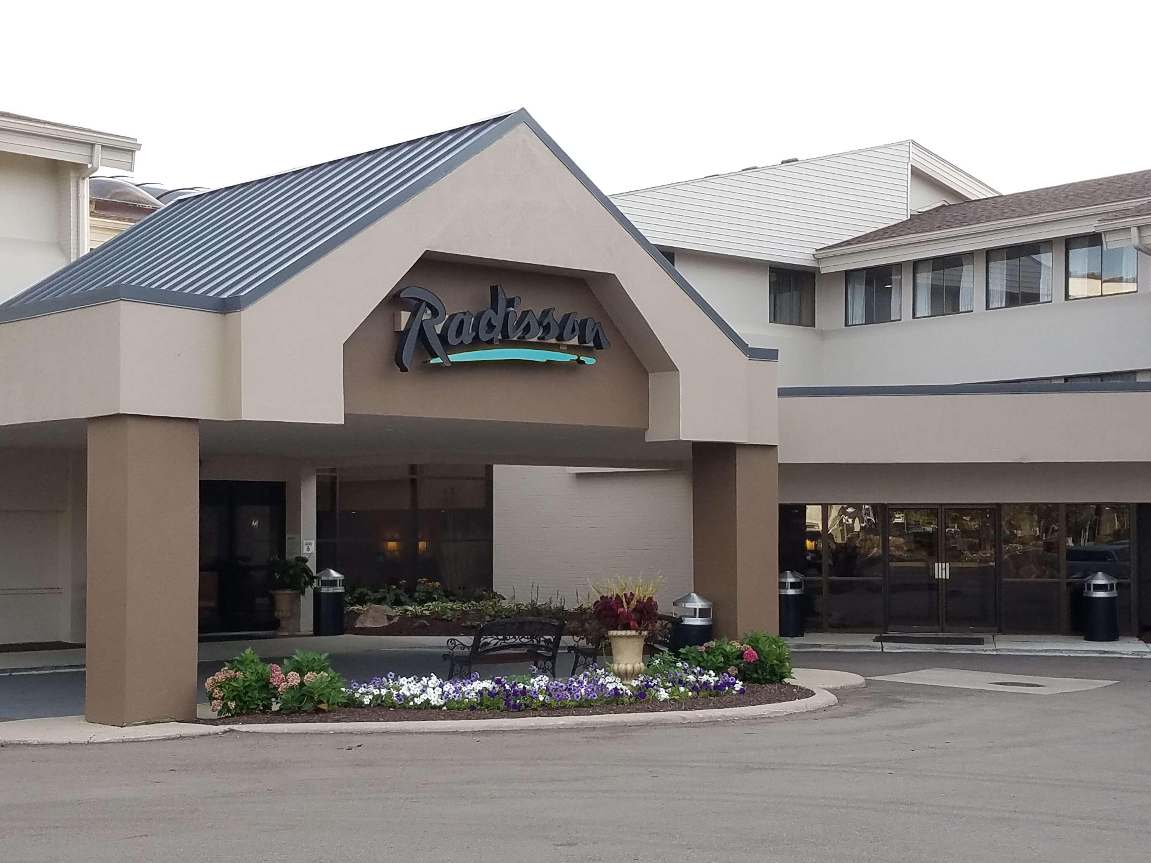 Radisson Hotel Detroit-Фармінґтон-Гіллс Екстер'єр фото