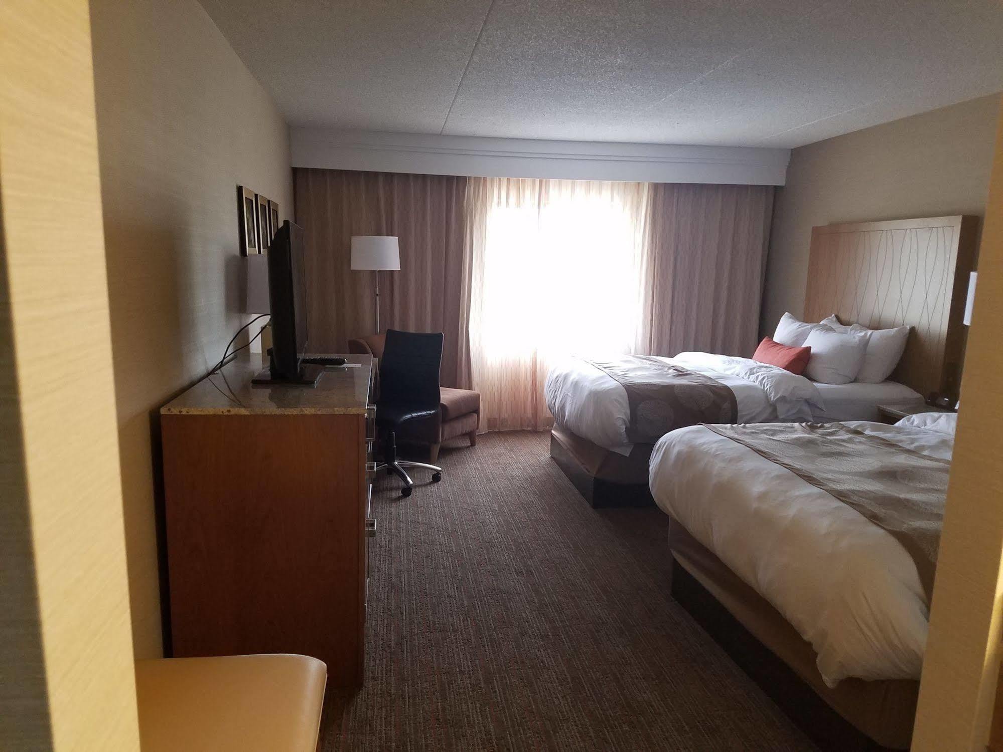 Radisson Hotel Detroit-Фармінґтон-Гіллс Екстер'єр фото