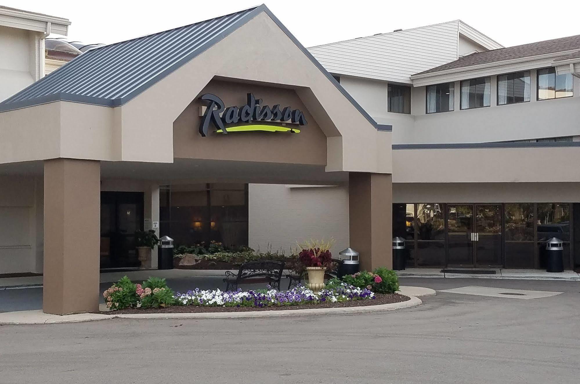 Radisson Hotel Detroit-Фармінґтон-Гіллс Екстер'єр фото