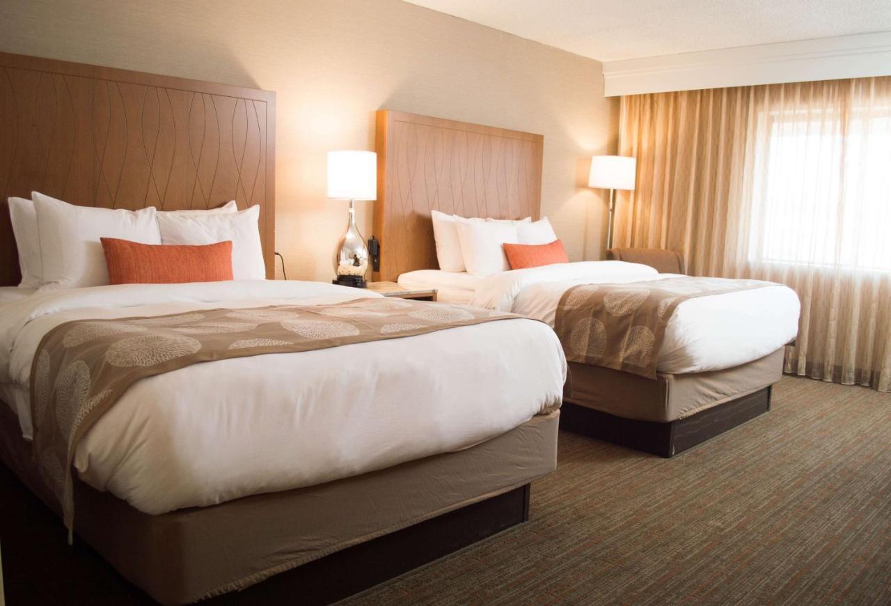 Radisson Hotel Detroit-Фармінґтон-Гіллс Екстер'єр фото